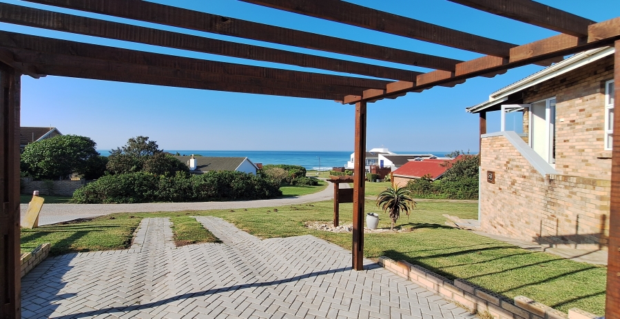 4 Bedroom Property for Sale in Boknesstrand Eastern Cape